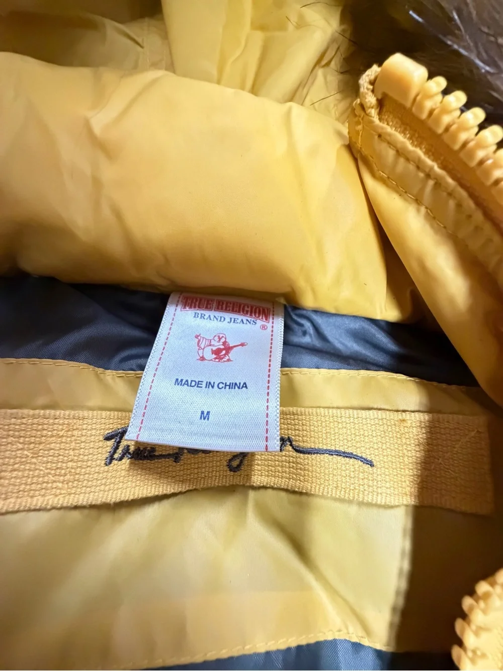 True Religion Men’s Down Puffer Vest Hooded Faux Fur Yellow Size M  B320